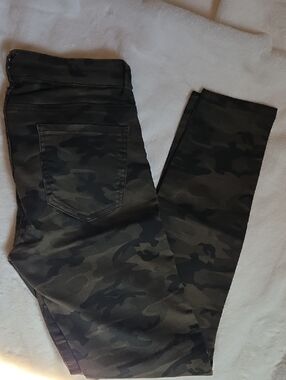 Numero - Camouflage Print Skinny Pants - Dark Green Camo